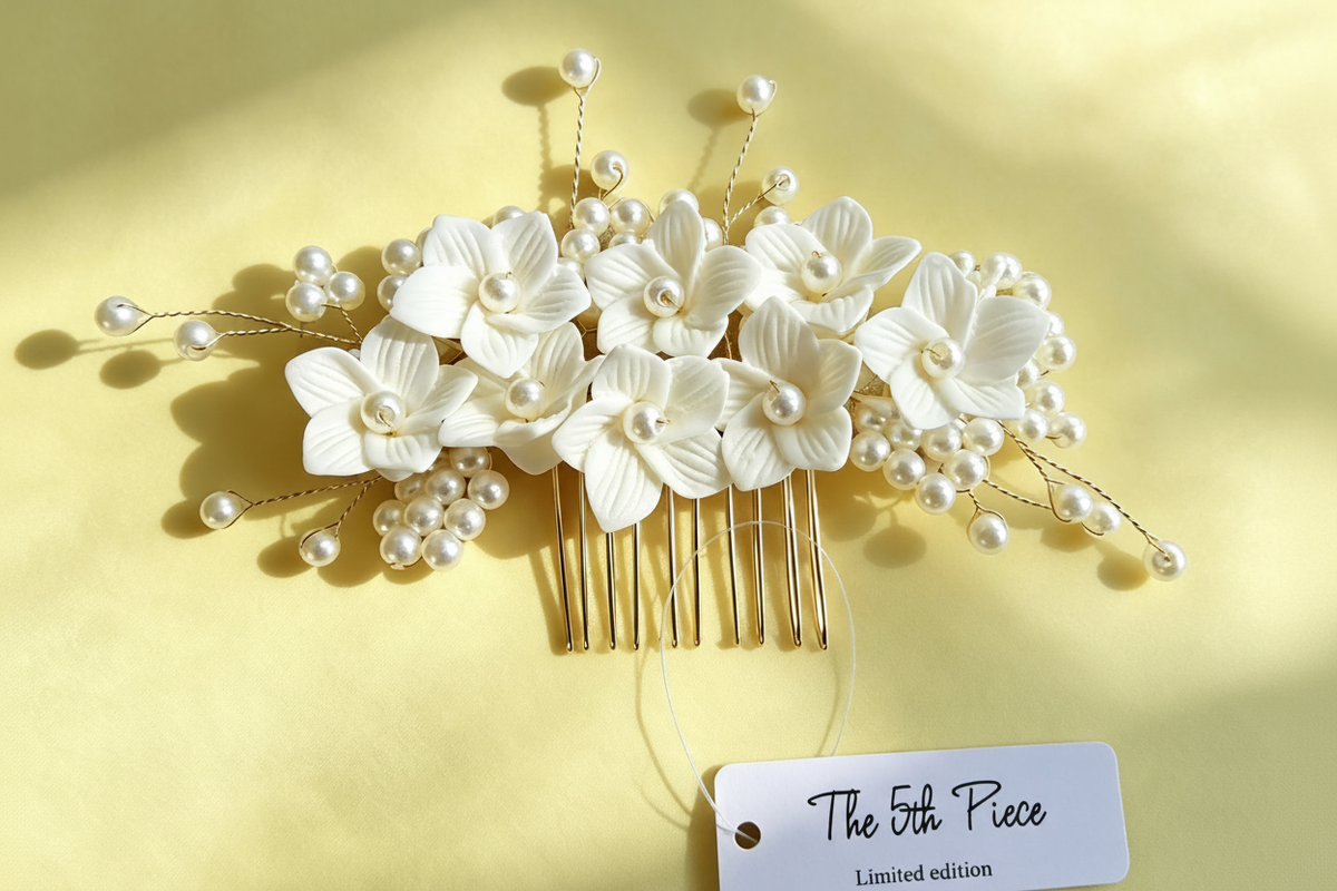Luminous White Floral Pearl Comb ✨ Limited Stock — Free Gift!