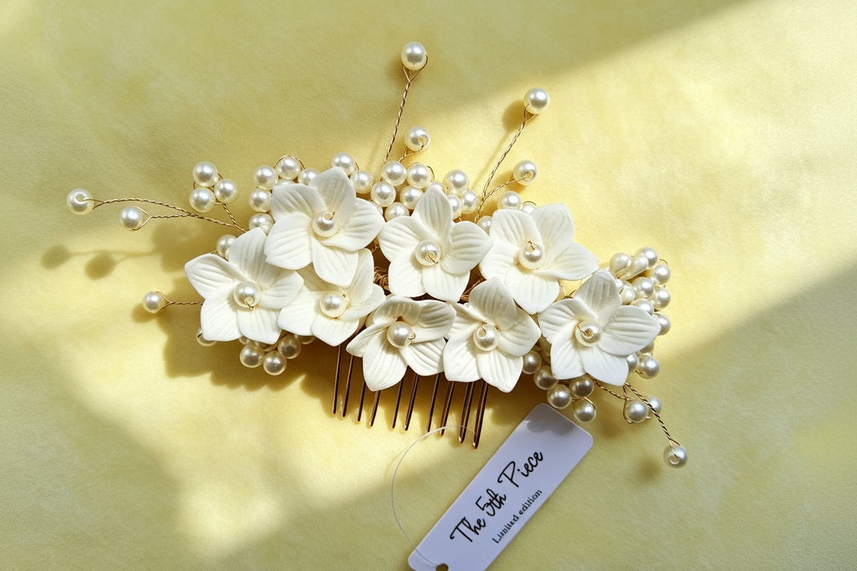 Luminous White Floral Pearl Comb ✨ Limited Stock — Free Gift!